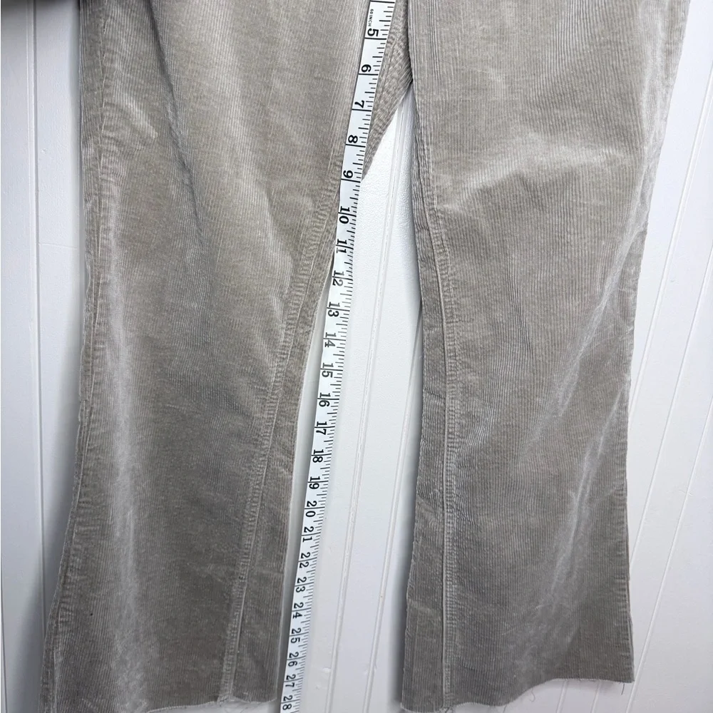 Kut from the Kloth Meg Corduroy




Meg Corduroy High Rise Wide Leg - Picture 10 of 10